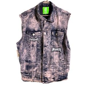 EUC ACID WASH DEMOLITION DENIM VEST WITH PATCHES. SLEEVELESS. COLAR.